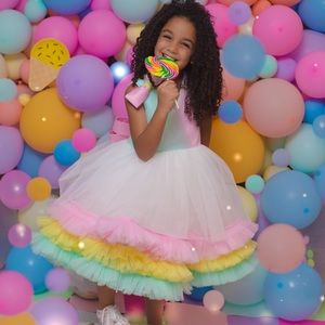 the mix of mint, pink, yellow, and white